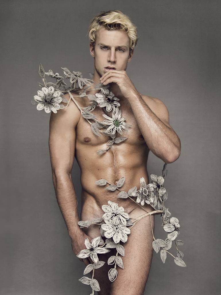 Толстый гламурный мужчина