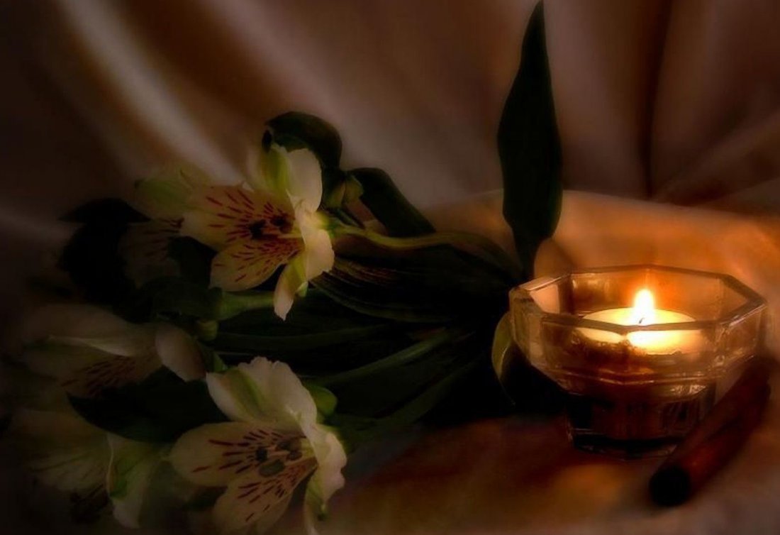 Свеча роза помянем