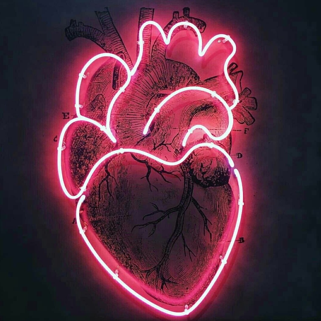 Неоновое сердце