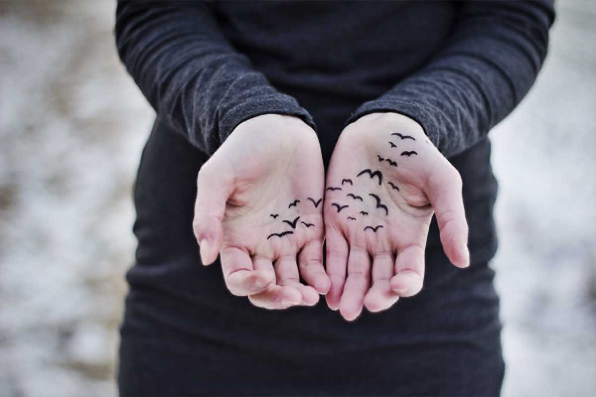 Тату на ладошке для девушек