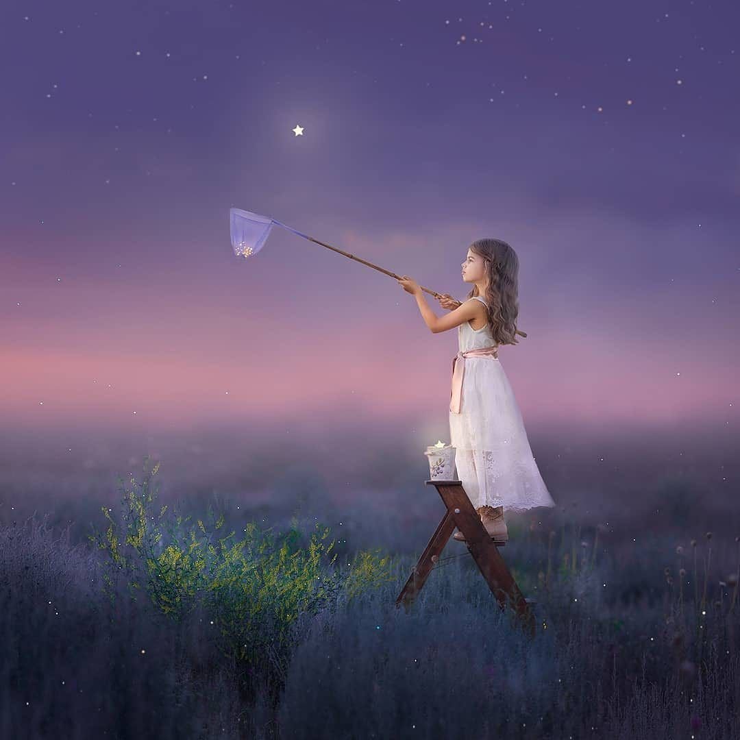 Девочка ловит звезды