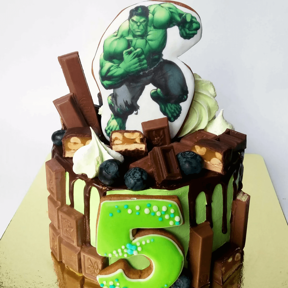 Торт кулак Халк