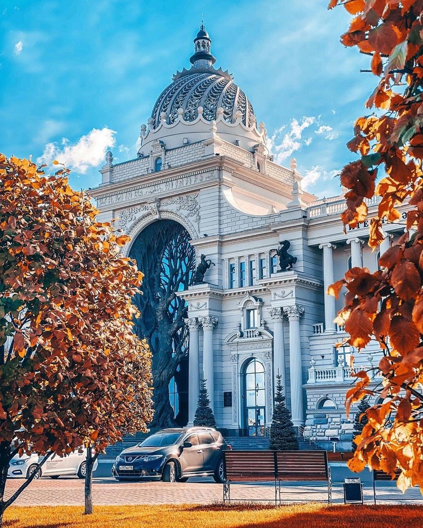 Фотосессия со стаканом кофе на улице