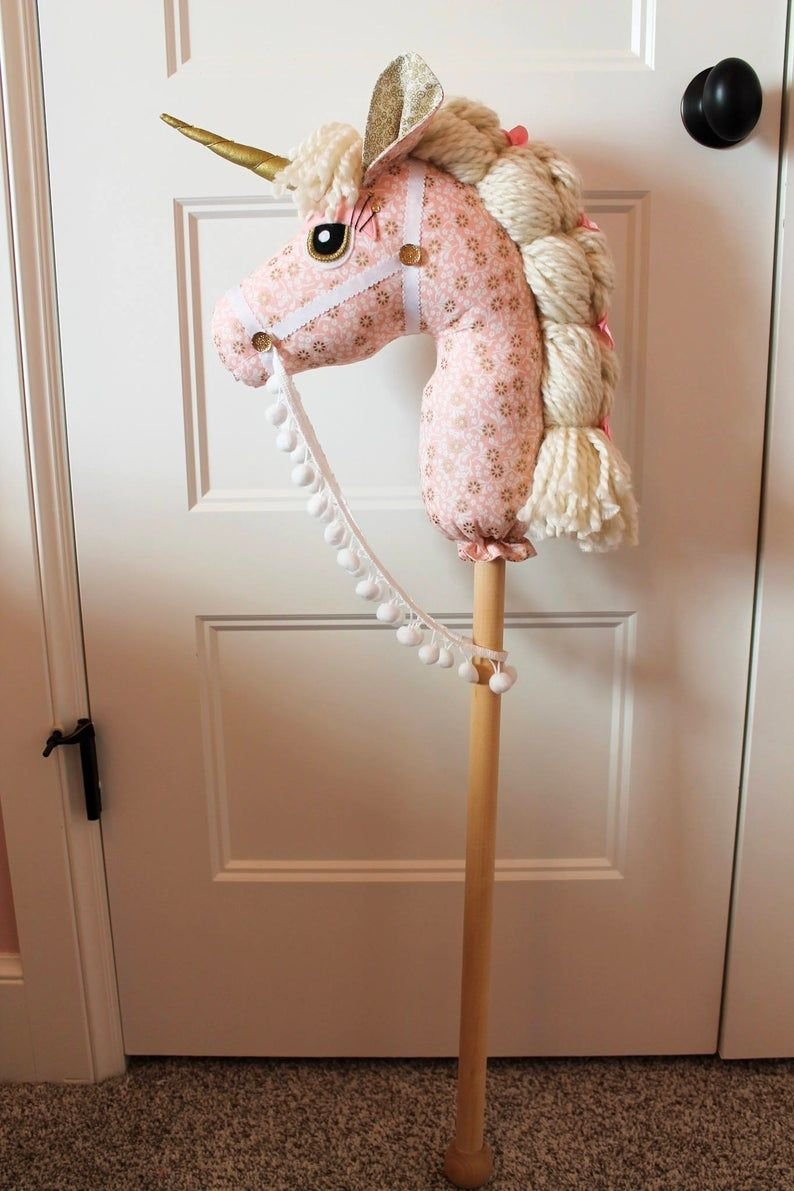 Лошадка на палочке своими руками