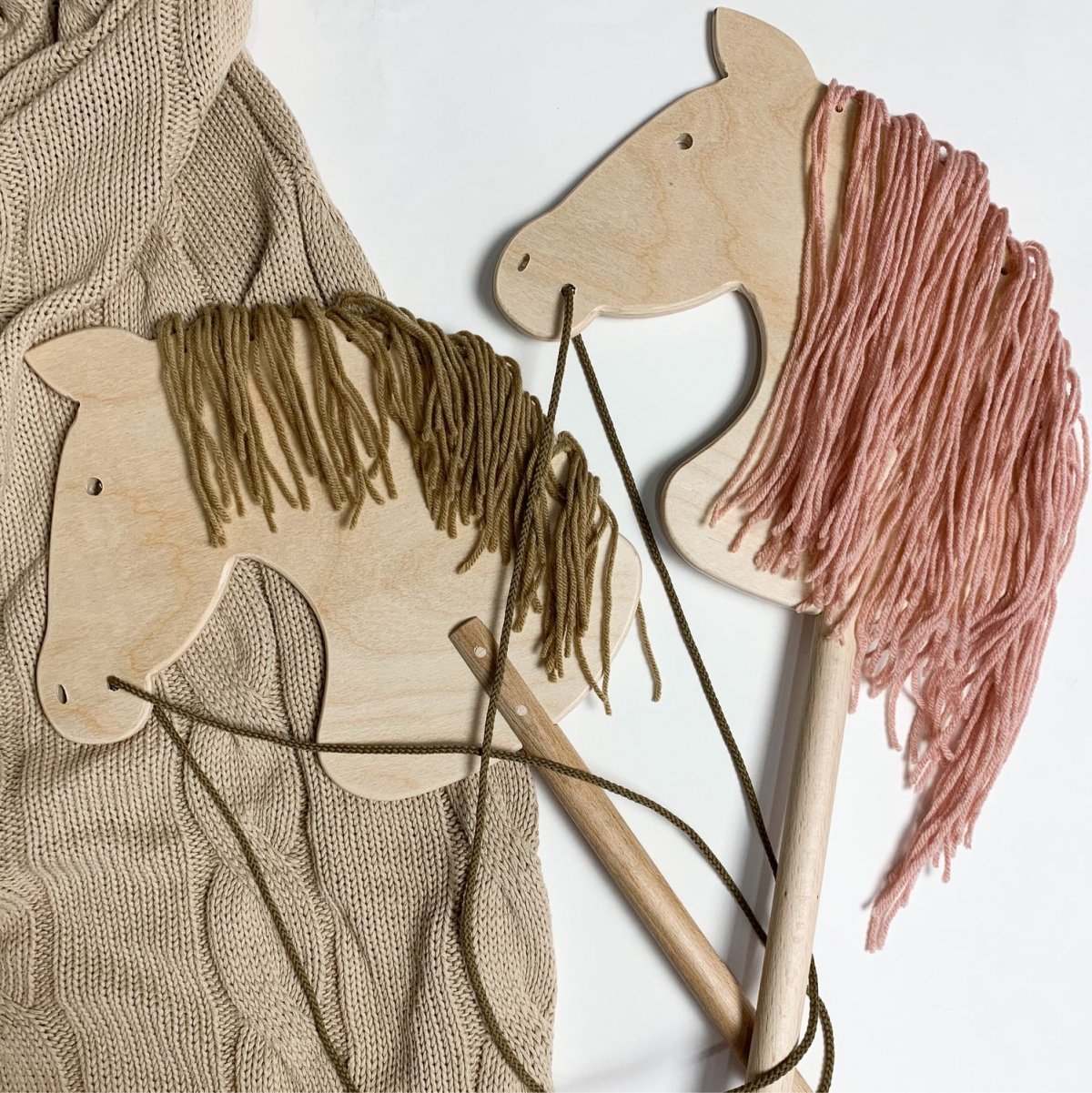 Лошадка на палочке