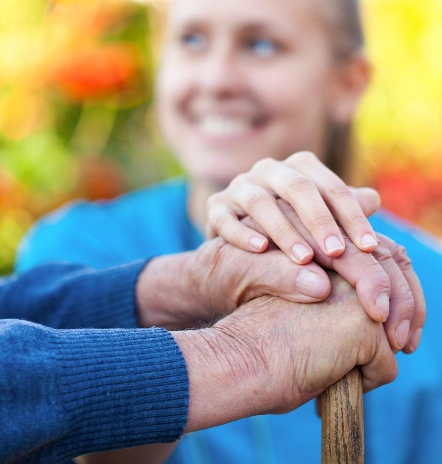 Приемная семья для пожилых людей и инвалидов