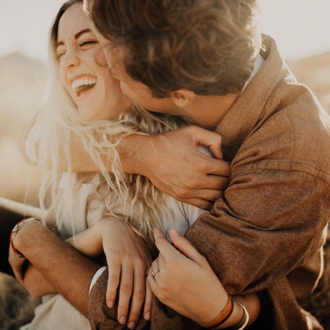 Объятия влюбленных