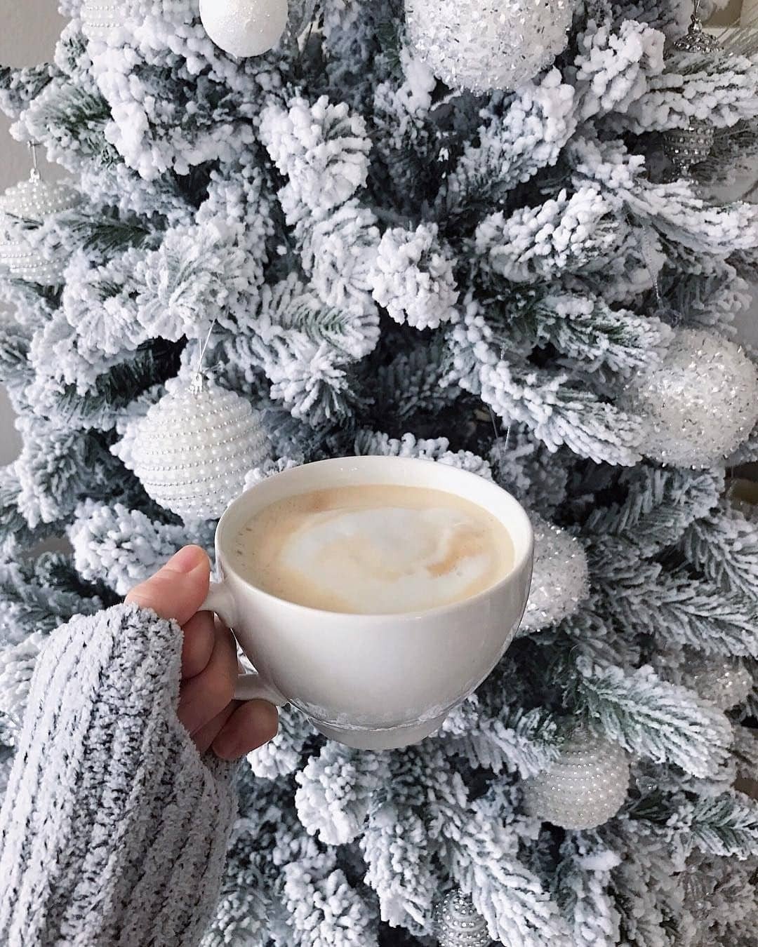 Чашечка кофе зимой