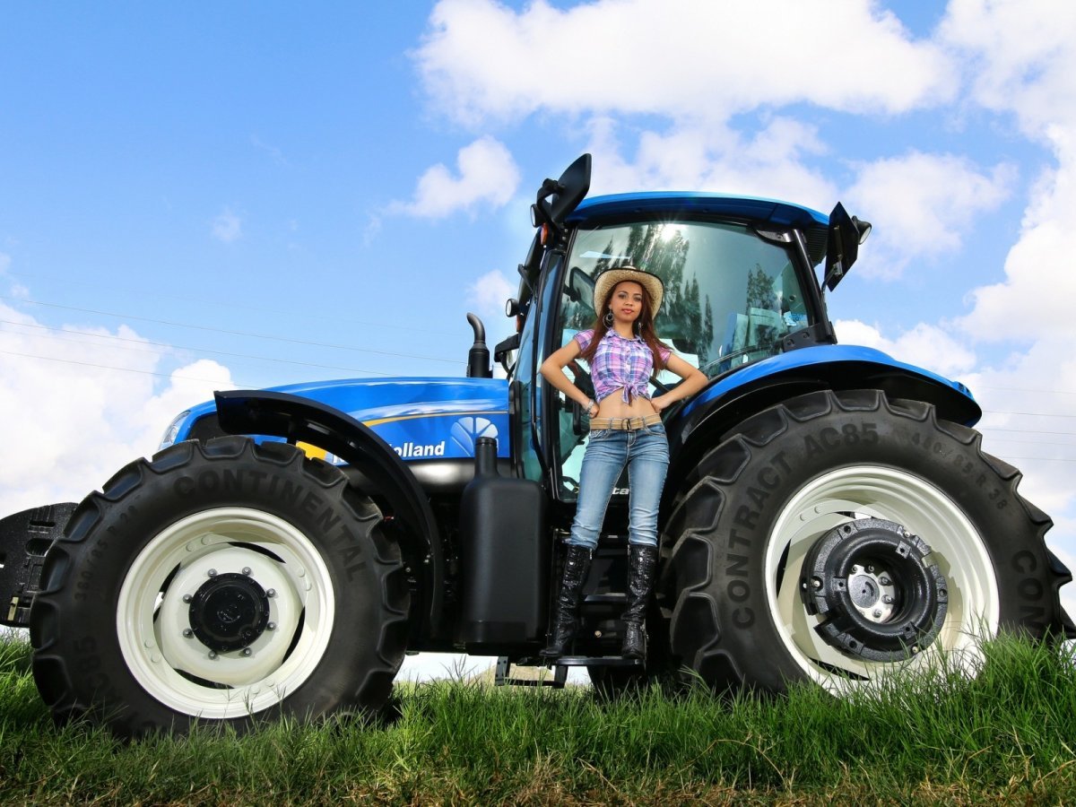 New Holland Traktör