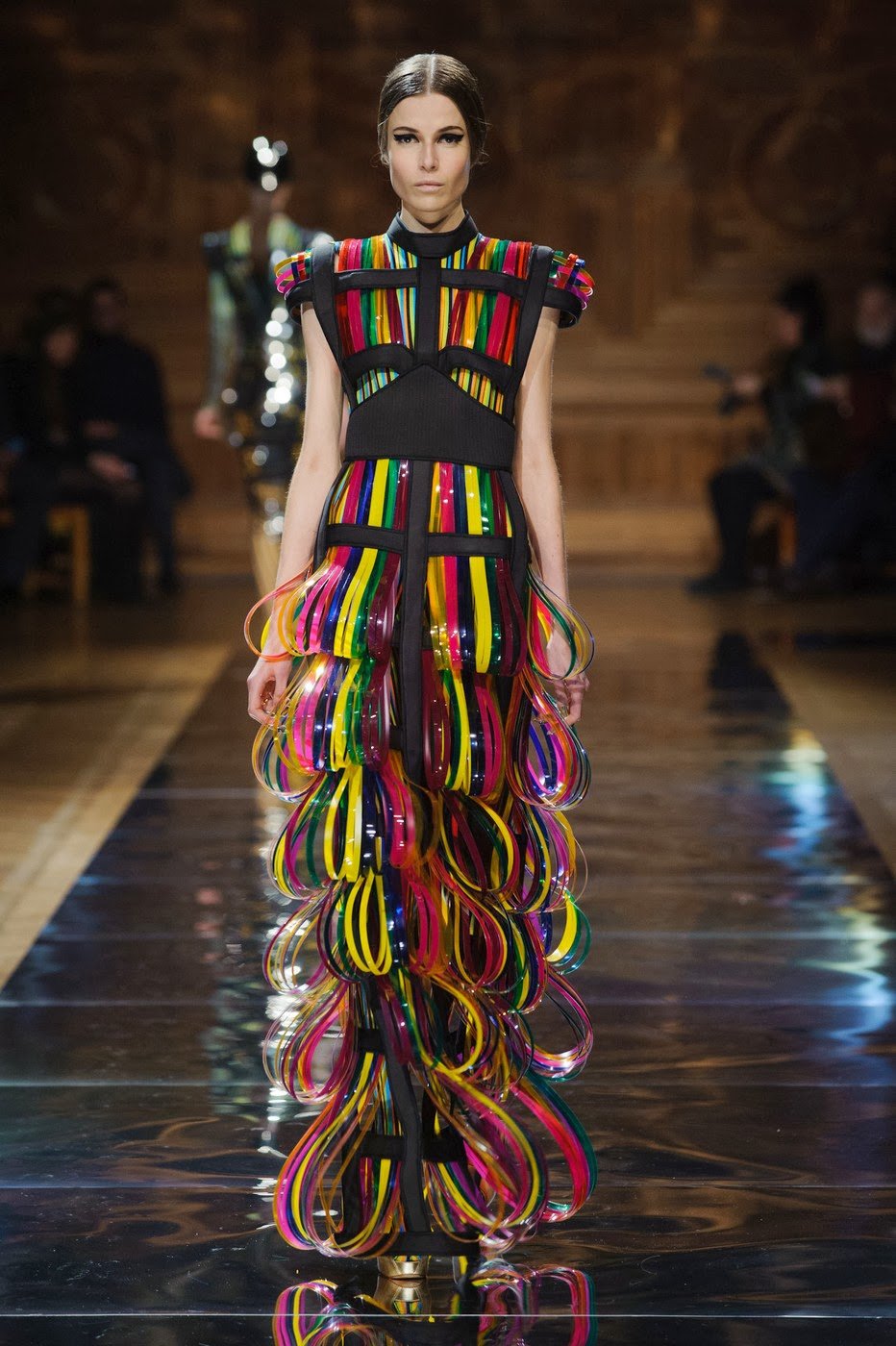 Авангардный костюм