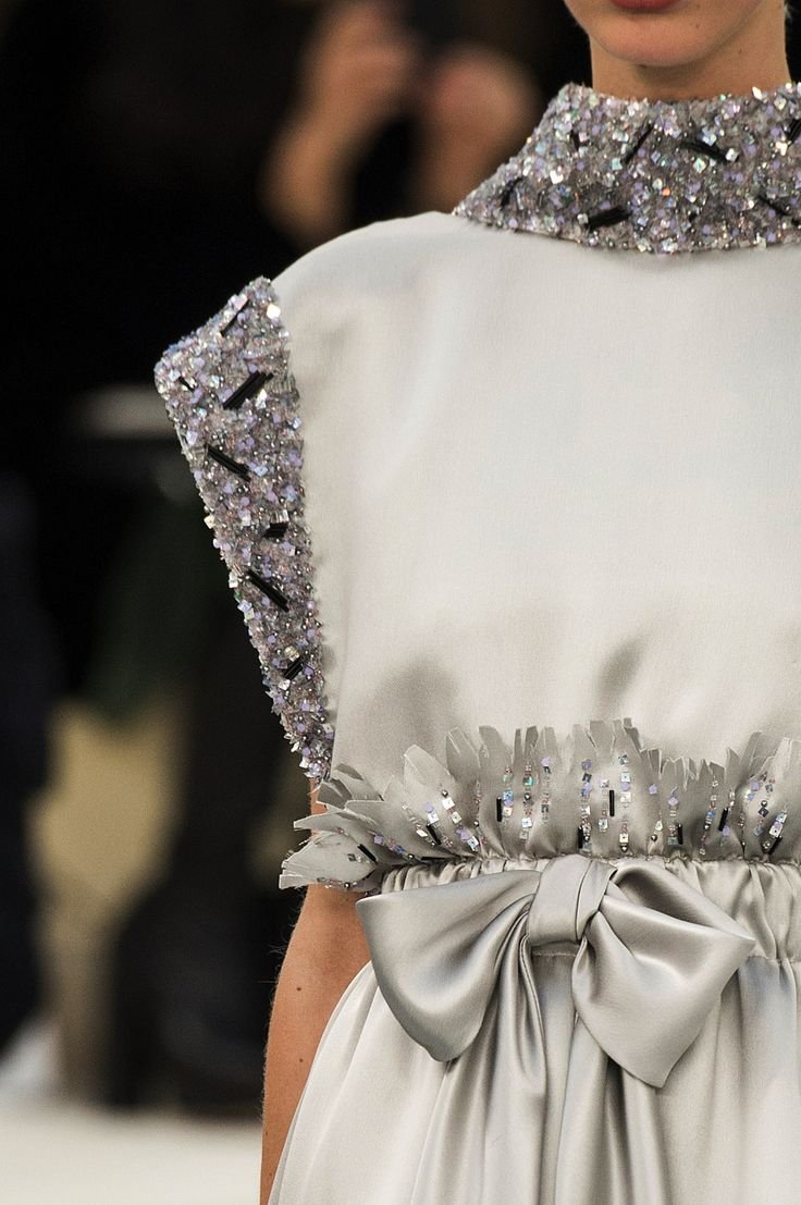 Платье с декором