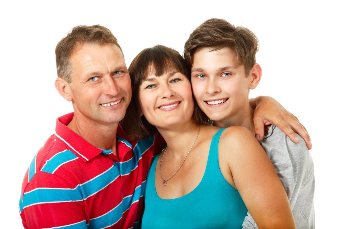 Счастливая семья с подростком