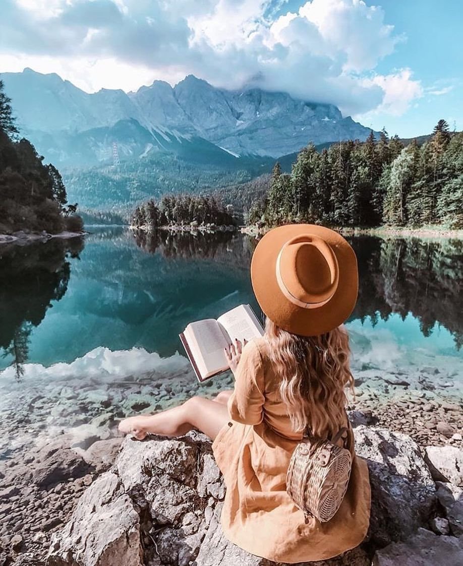 Фотосессия в ромашковом поле