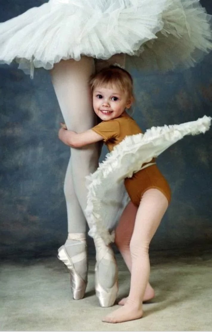 Маленькие дети танцы