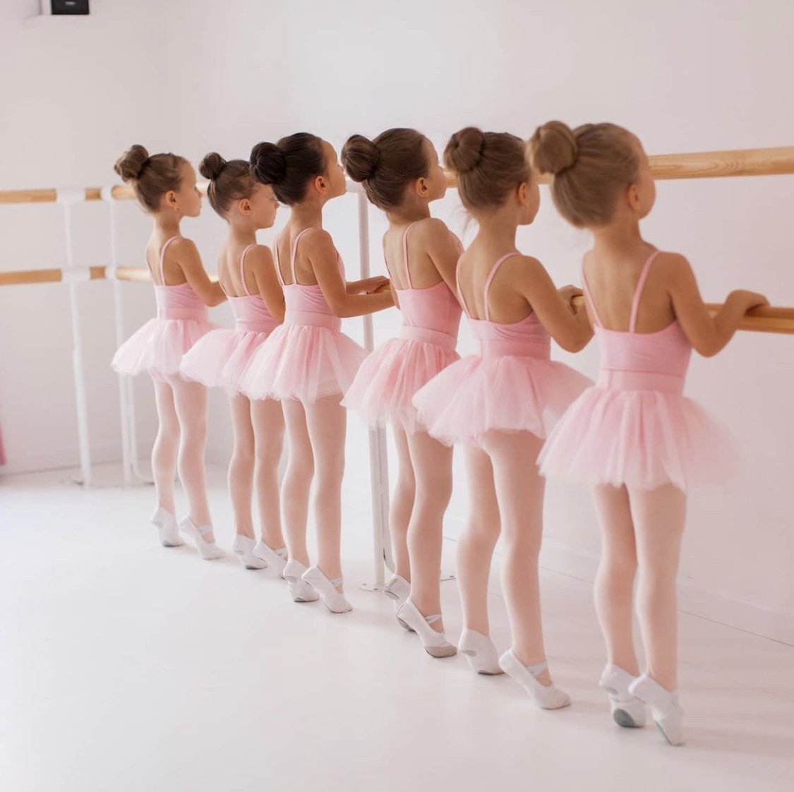 Смешные маленькие балерины