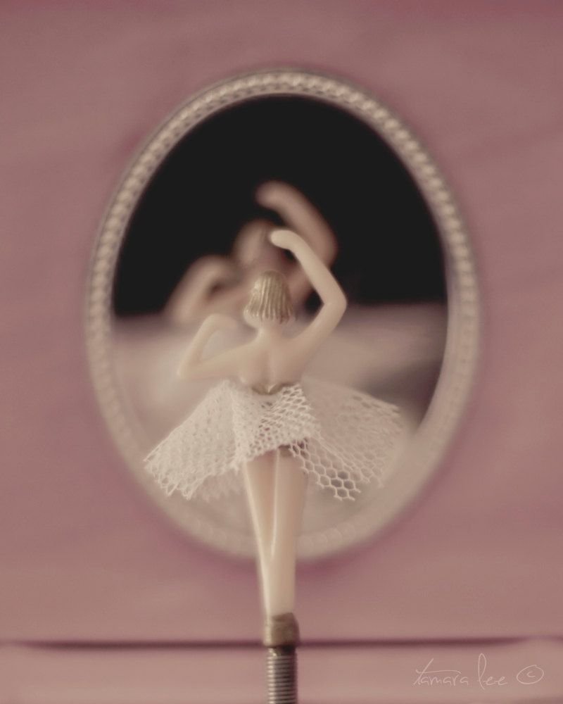 Девушка юбка цветок