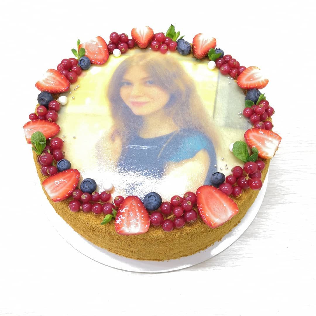 Тортик с вафельной картинкой