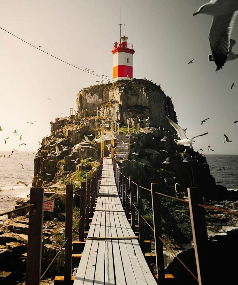 Маяк на мысе Басаргина Владивосток