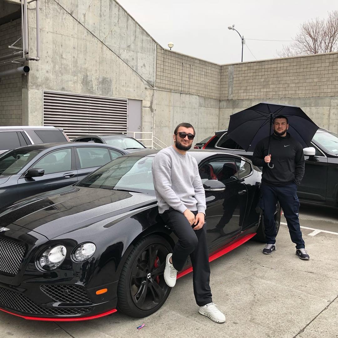 Бентли и деньги