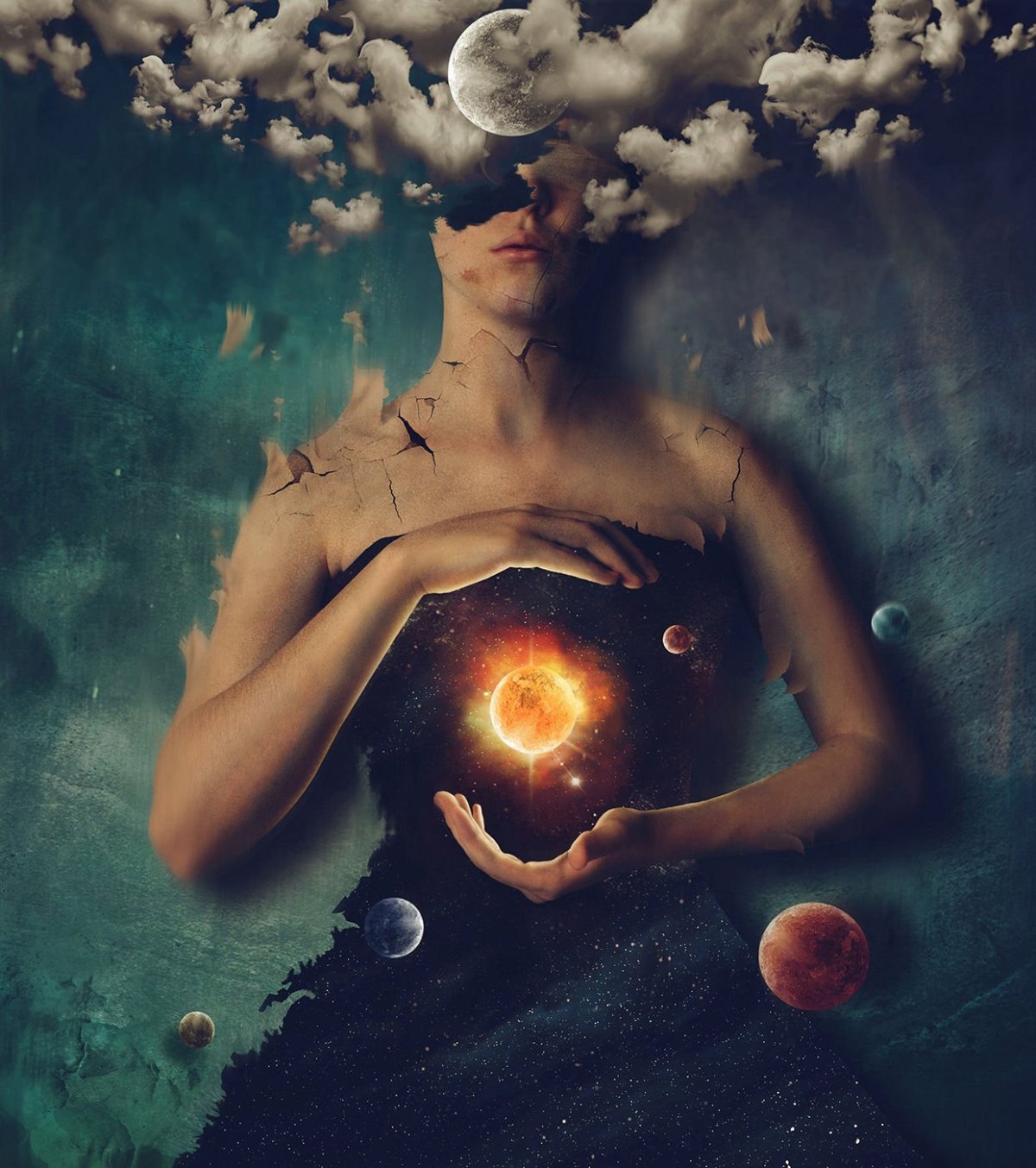 Люди тянутся друк к другу