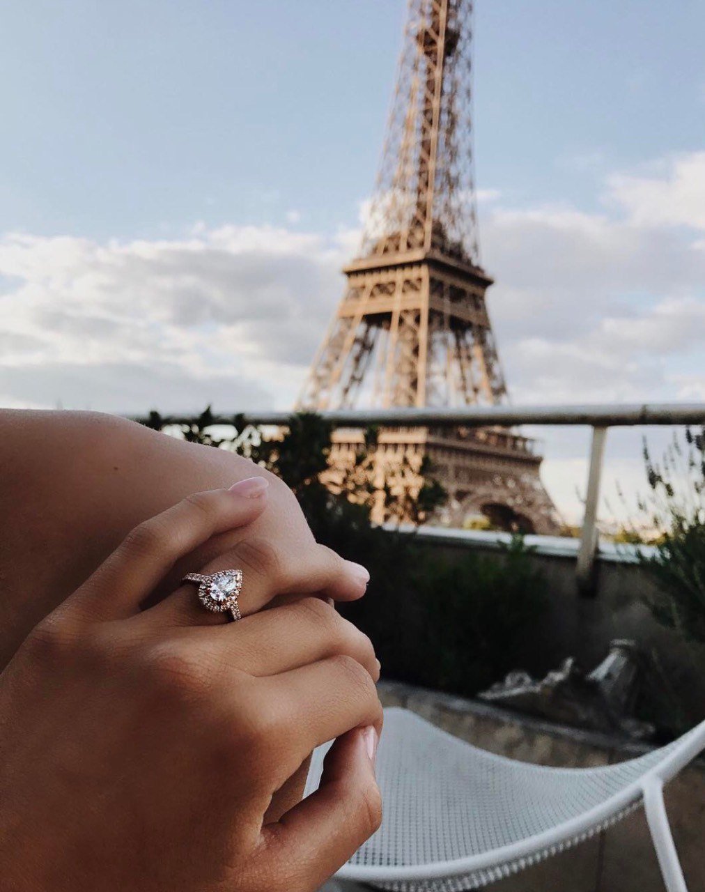 Красивая женщина Париж