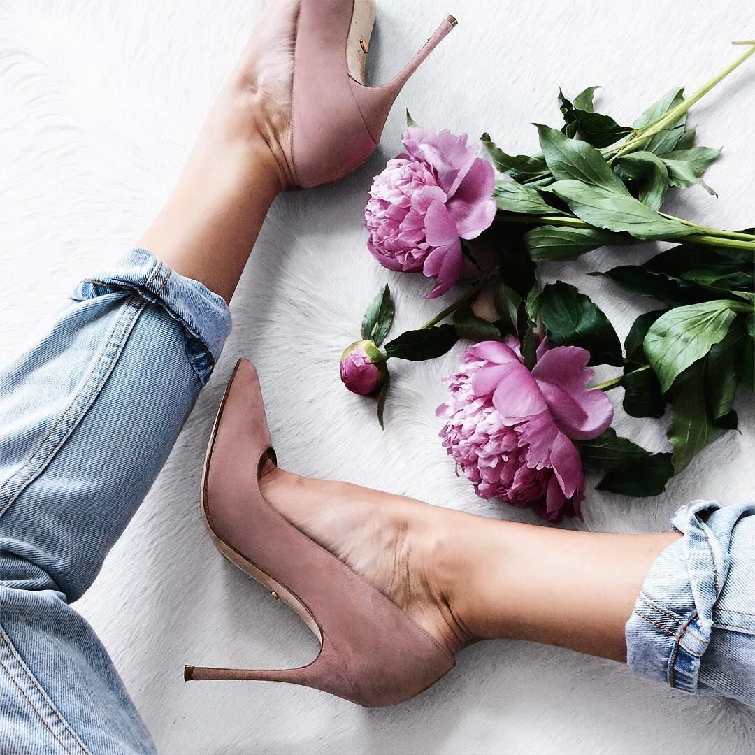 Ноги в цветах