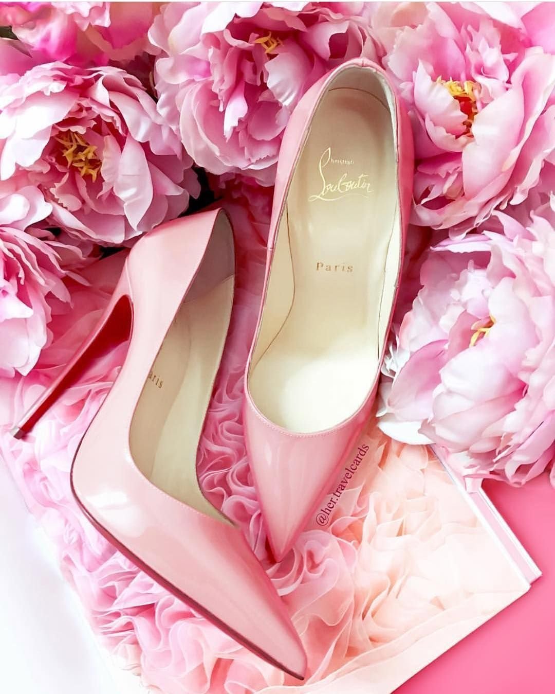 Шикарные розовые туфли
