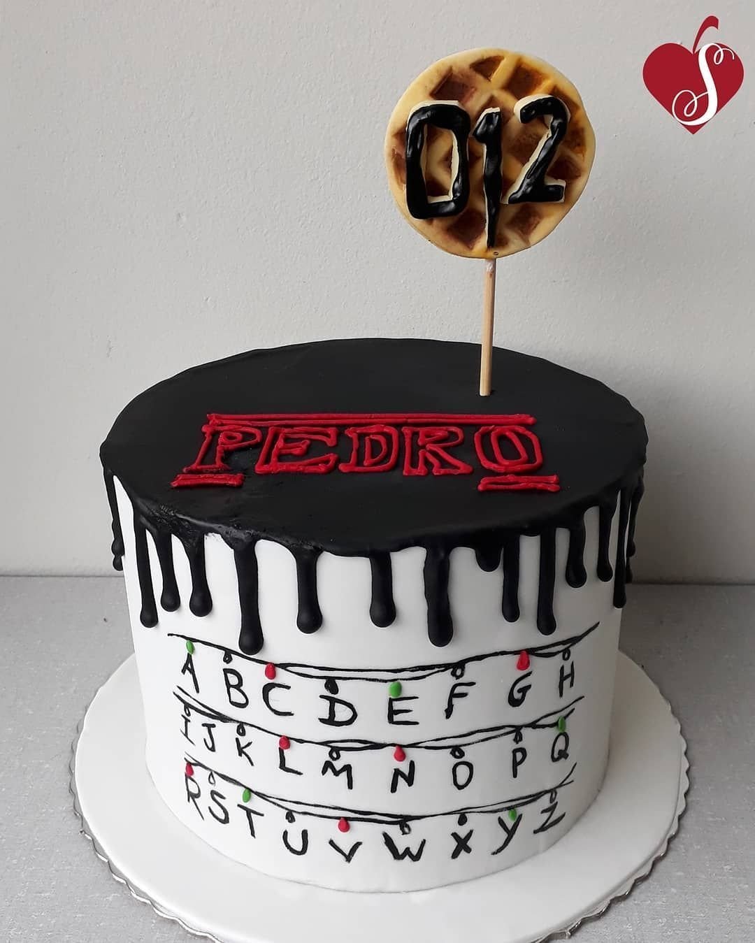 Торт в стиле stranger things