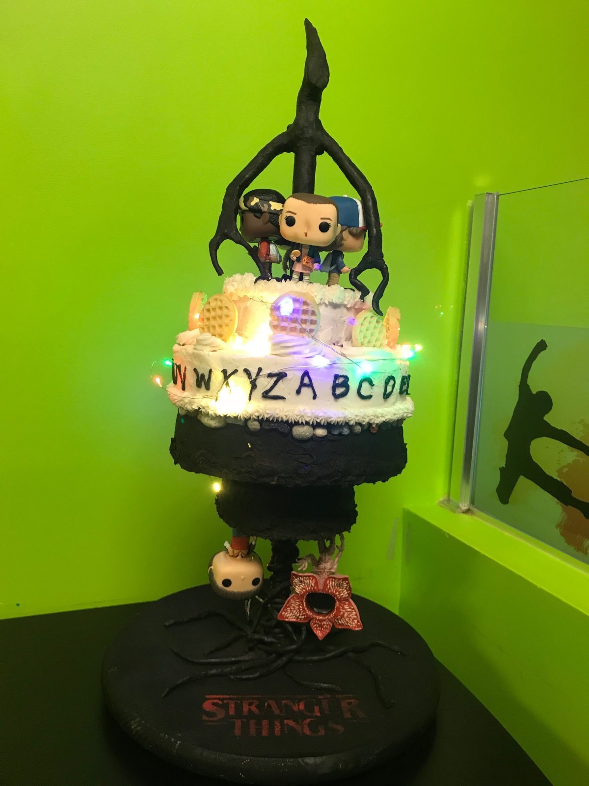 Торт очень странные дела