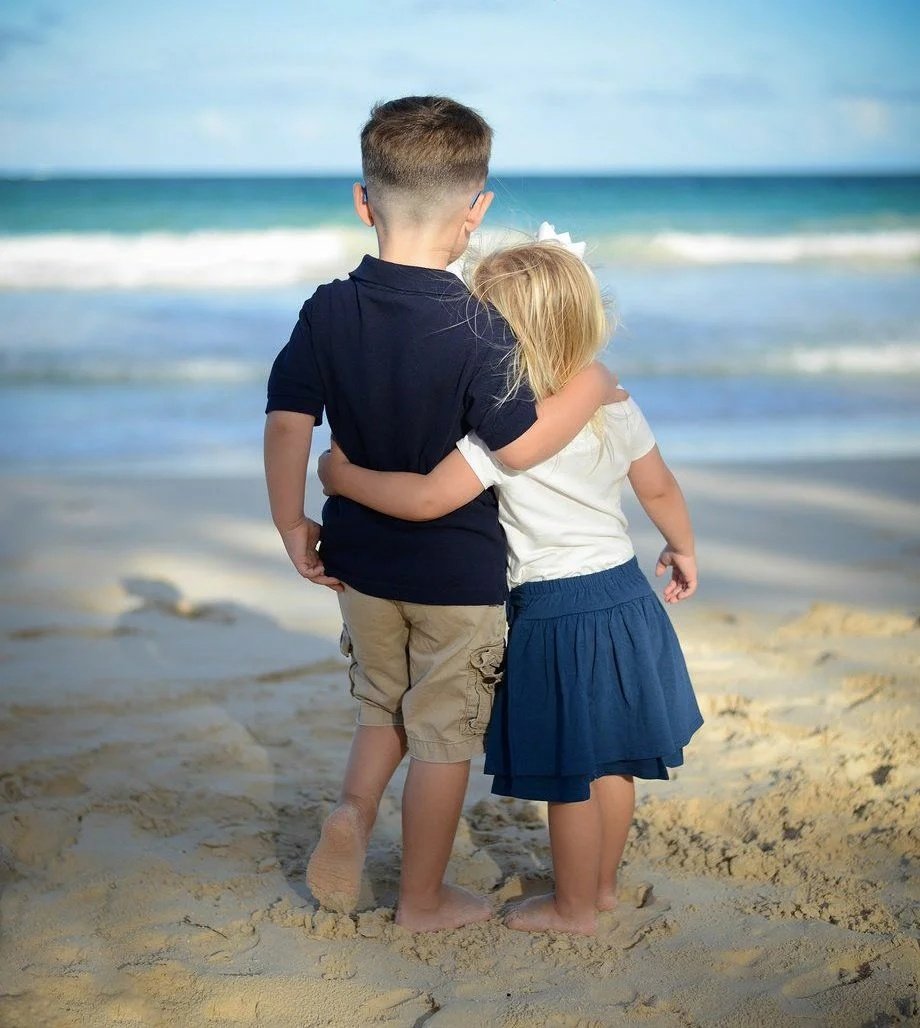 Дети мальчик и девочка