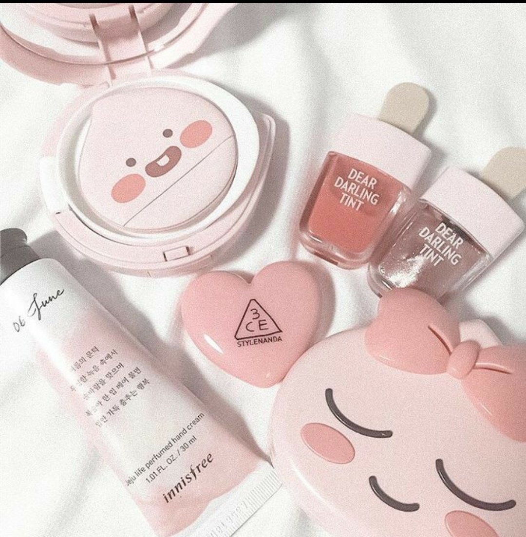 Розовая косметика Эстетика