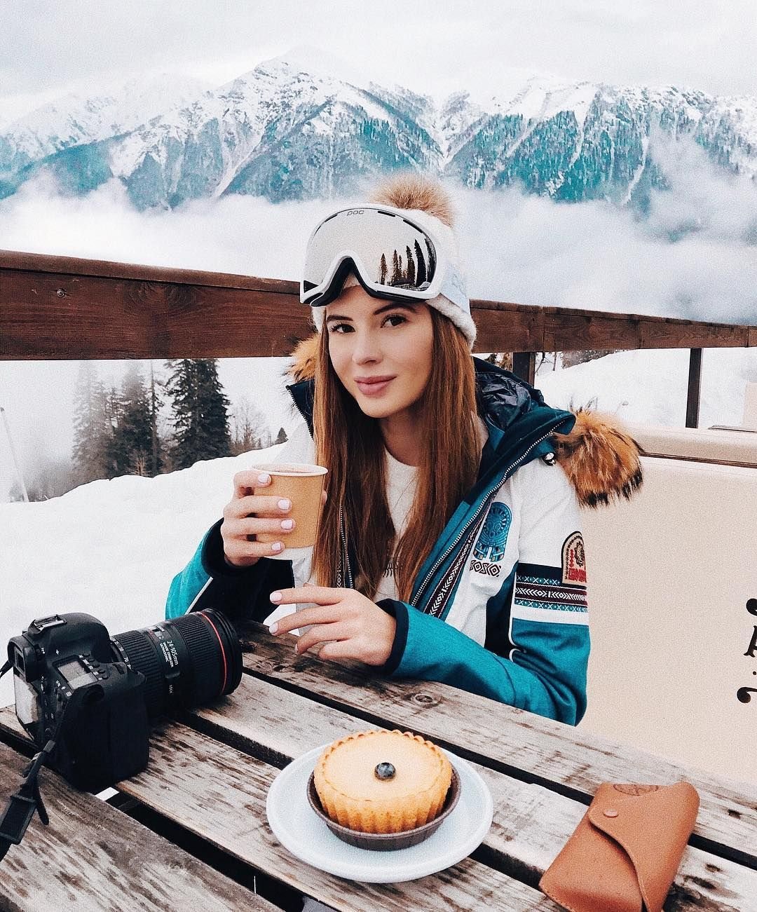 Фотосессия у озера осенью