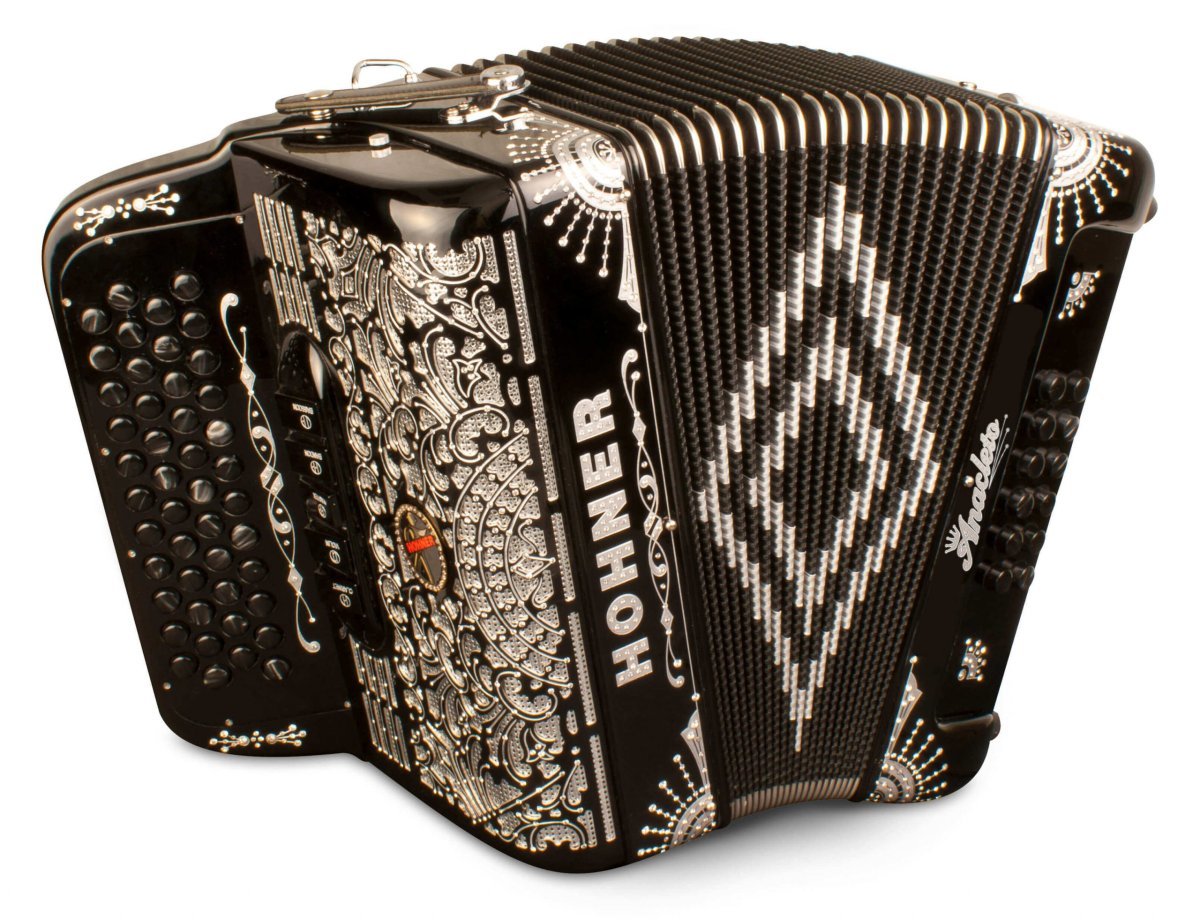 Баян на черном фоне