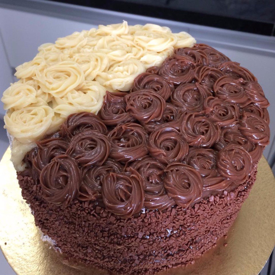 Торт с клубникой и зефиром