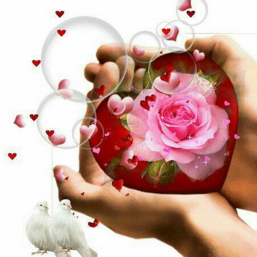 Ребенок с сердцем в руках