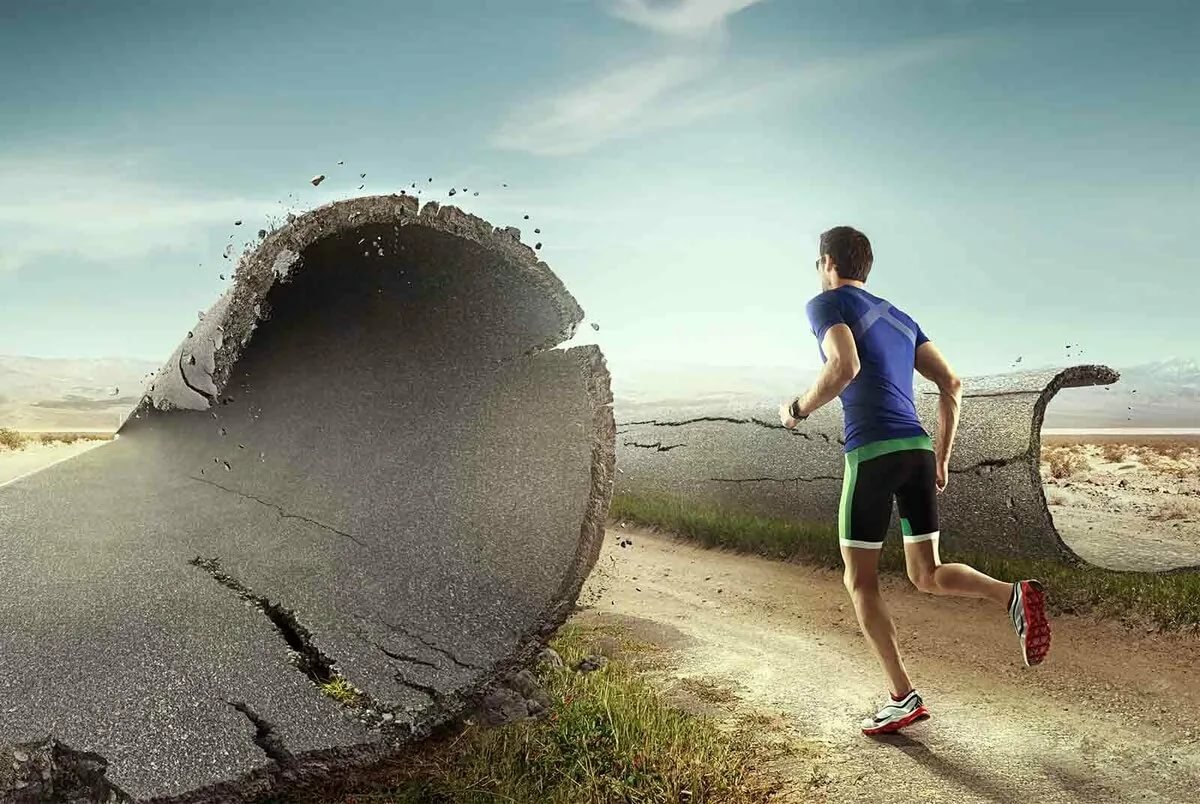 Девушка летящая вдаль