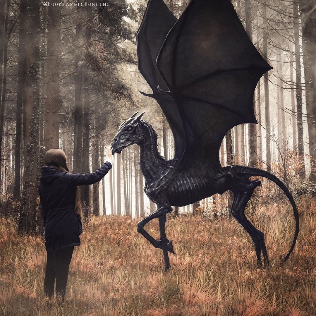 Мультик монстрик переливается радужным