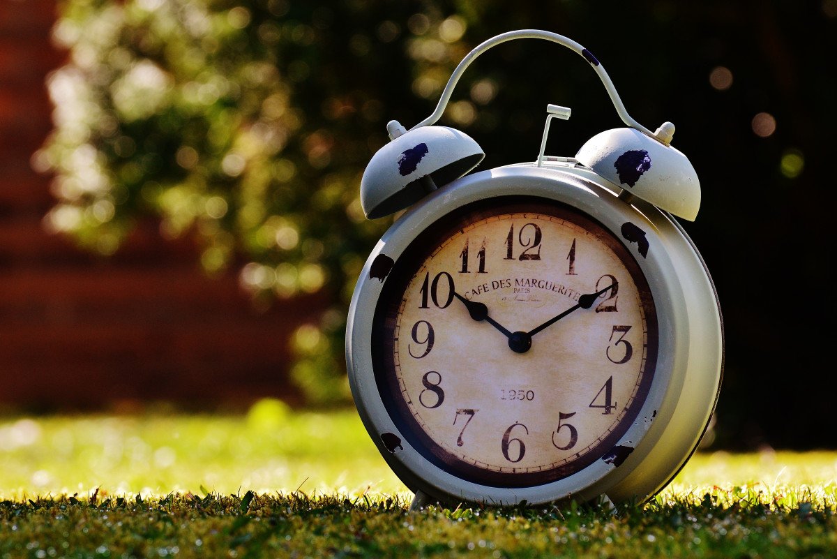 Старинный будильник