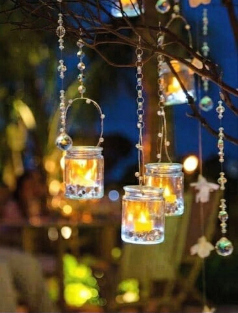 Дерево с фонариками