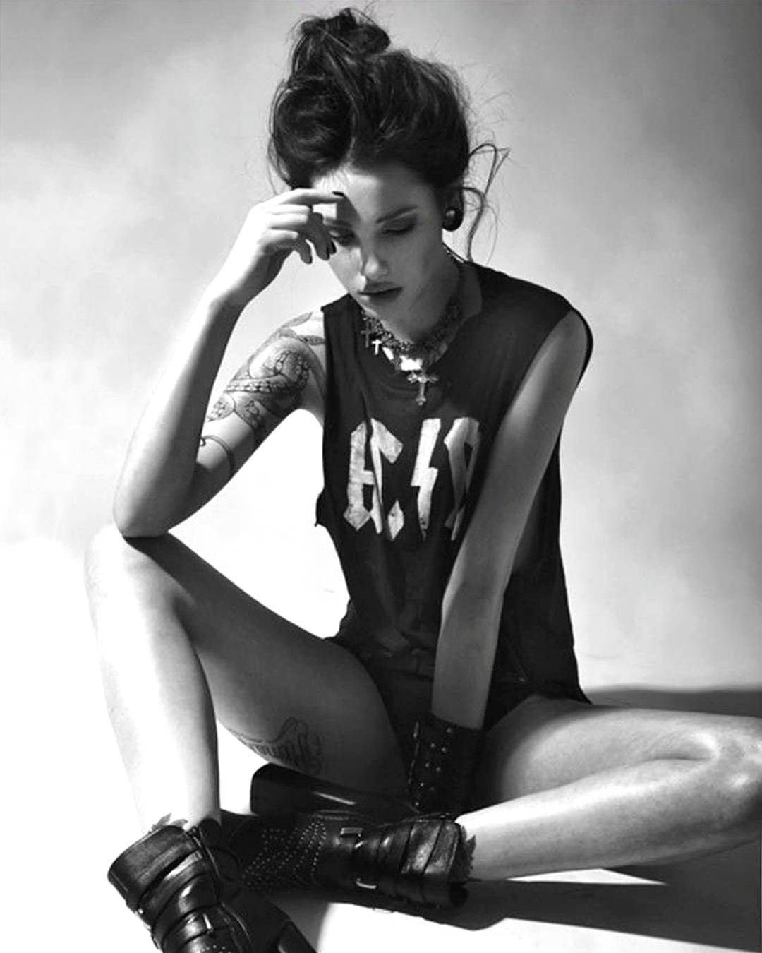 Девушка в шляпе