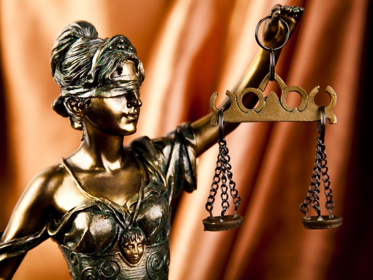 Бог правосудия мужчина