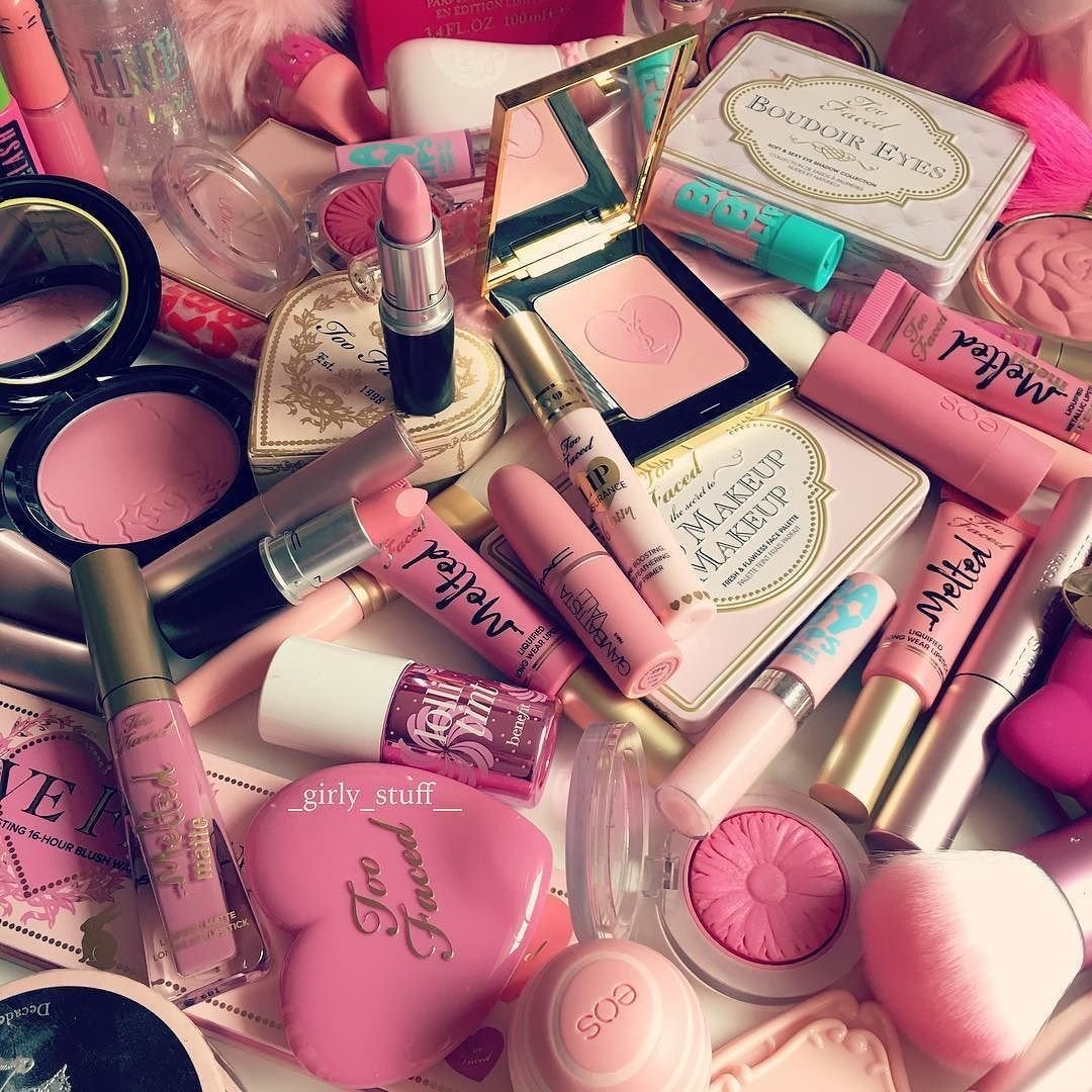 Косметика розового цвета