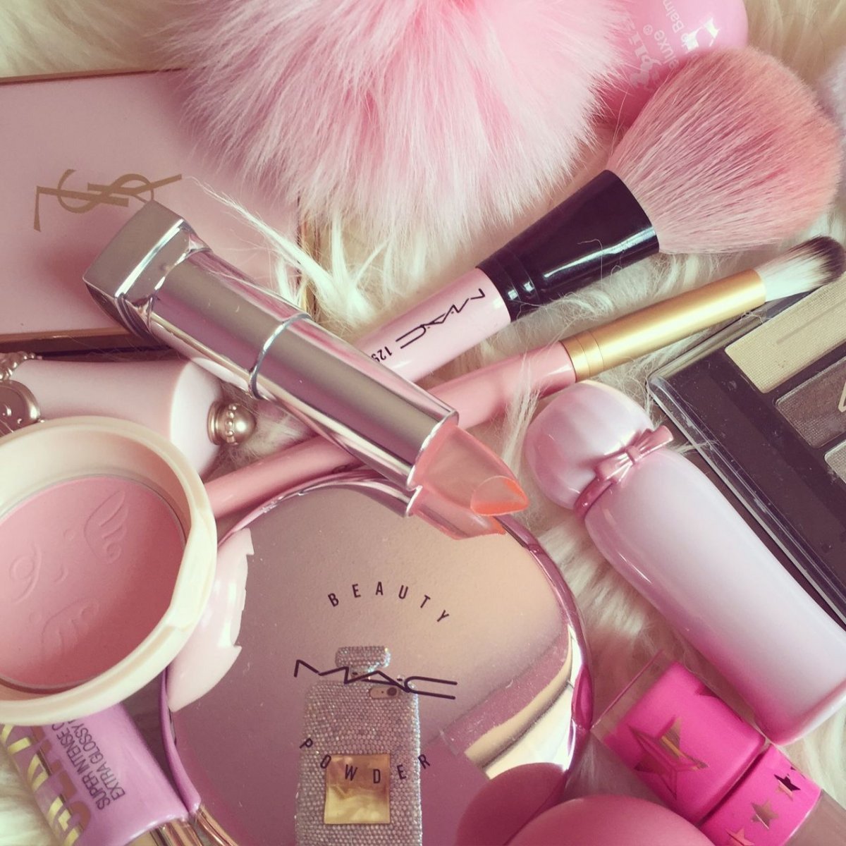 Женские штучки косметика