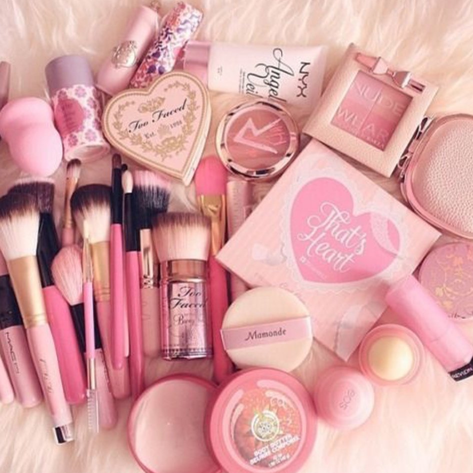 Косметика в розовых тонах