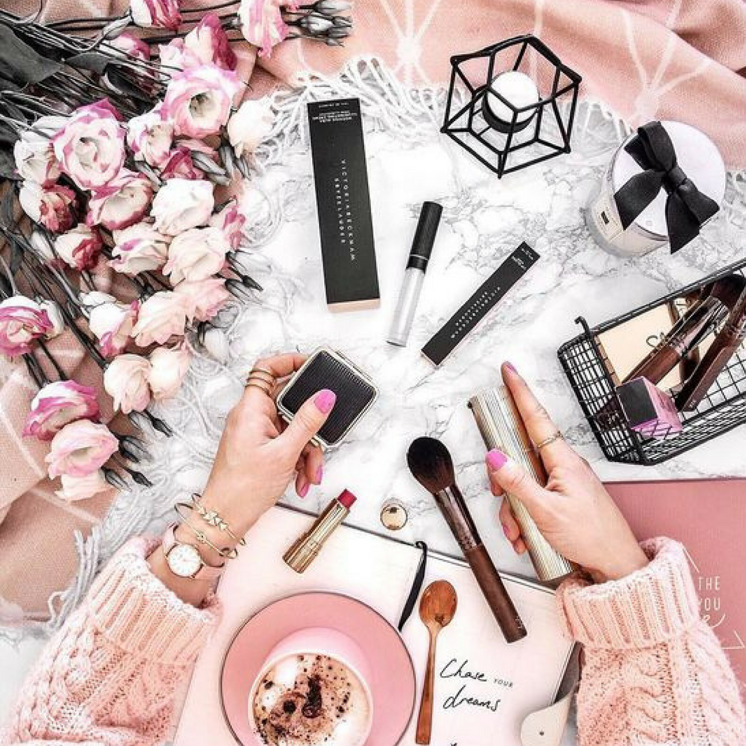 Красивая раскладка косметики