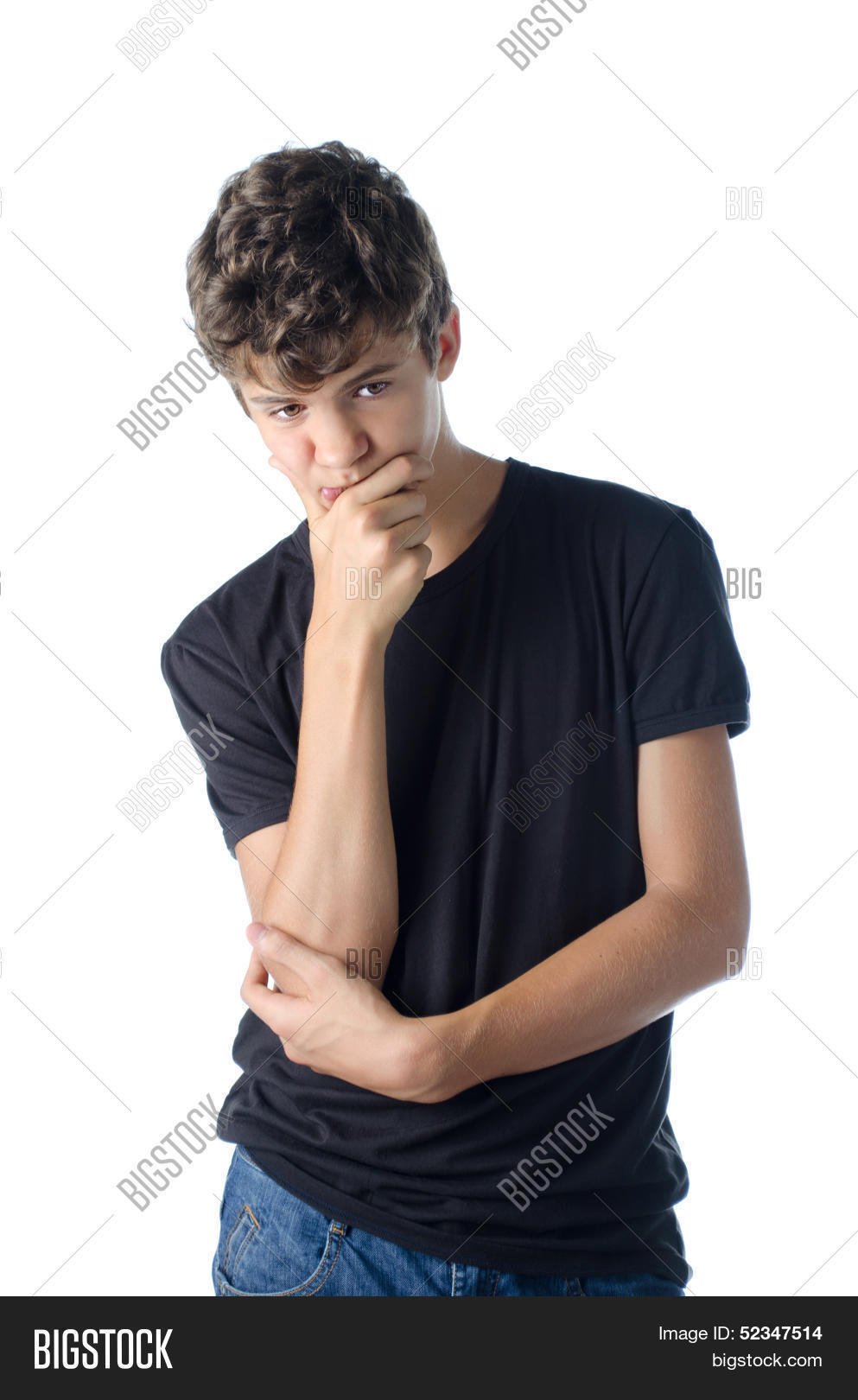 Подросток думает