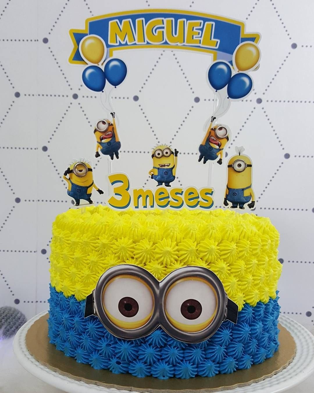 Торт с миньонами для мальчика топперы