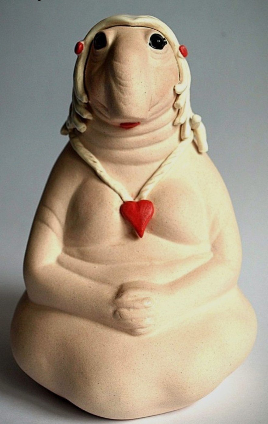 Ждунья в платье