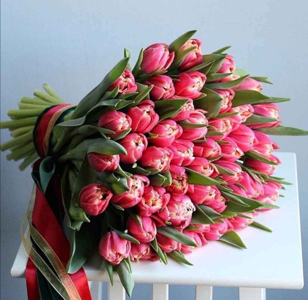 Огромный букет тюльпанов