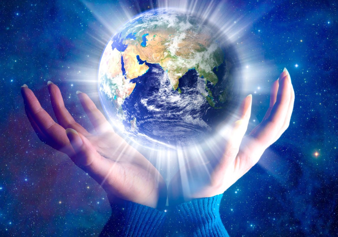 Земля в руках